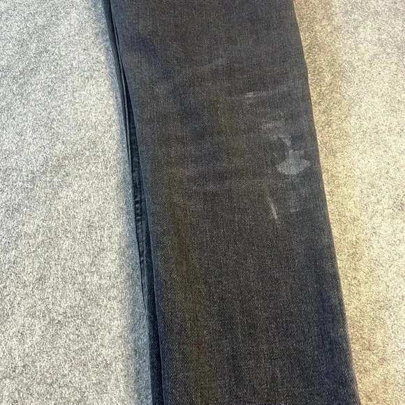 Denim Forum Yoko High Rise Slim in Distressed Black 24*27 - Picture 6 of 9